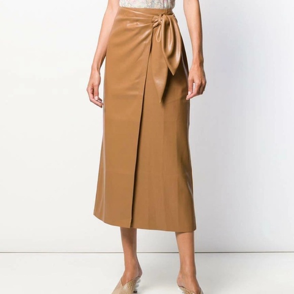 NWT Nanushka Amas Faux Leather Skirt in Camel Brown - Picture 1 of 6